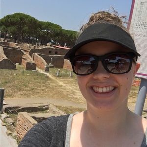 Meet your Posher, Victoria